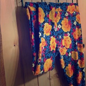 LuLaRoe Tall and Curvy leggings! Multi-color